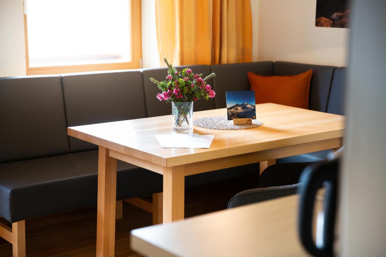 Appartements Hochlega Neukirchen am Grossvenediger Luaran gambar